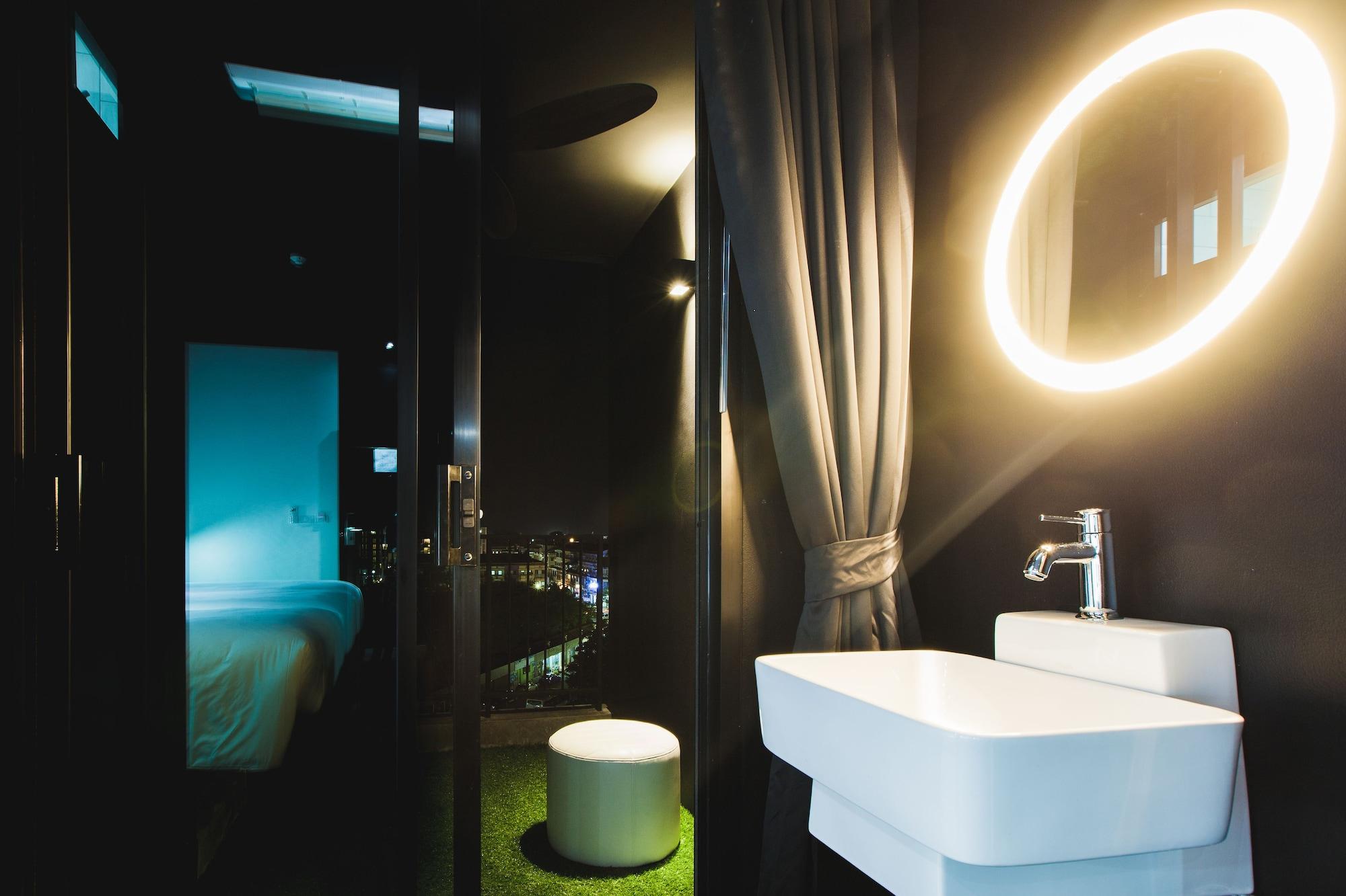 Blu Monkey Hub&hotel - Sha Extra 4*