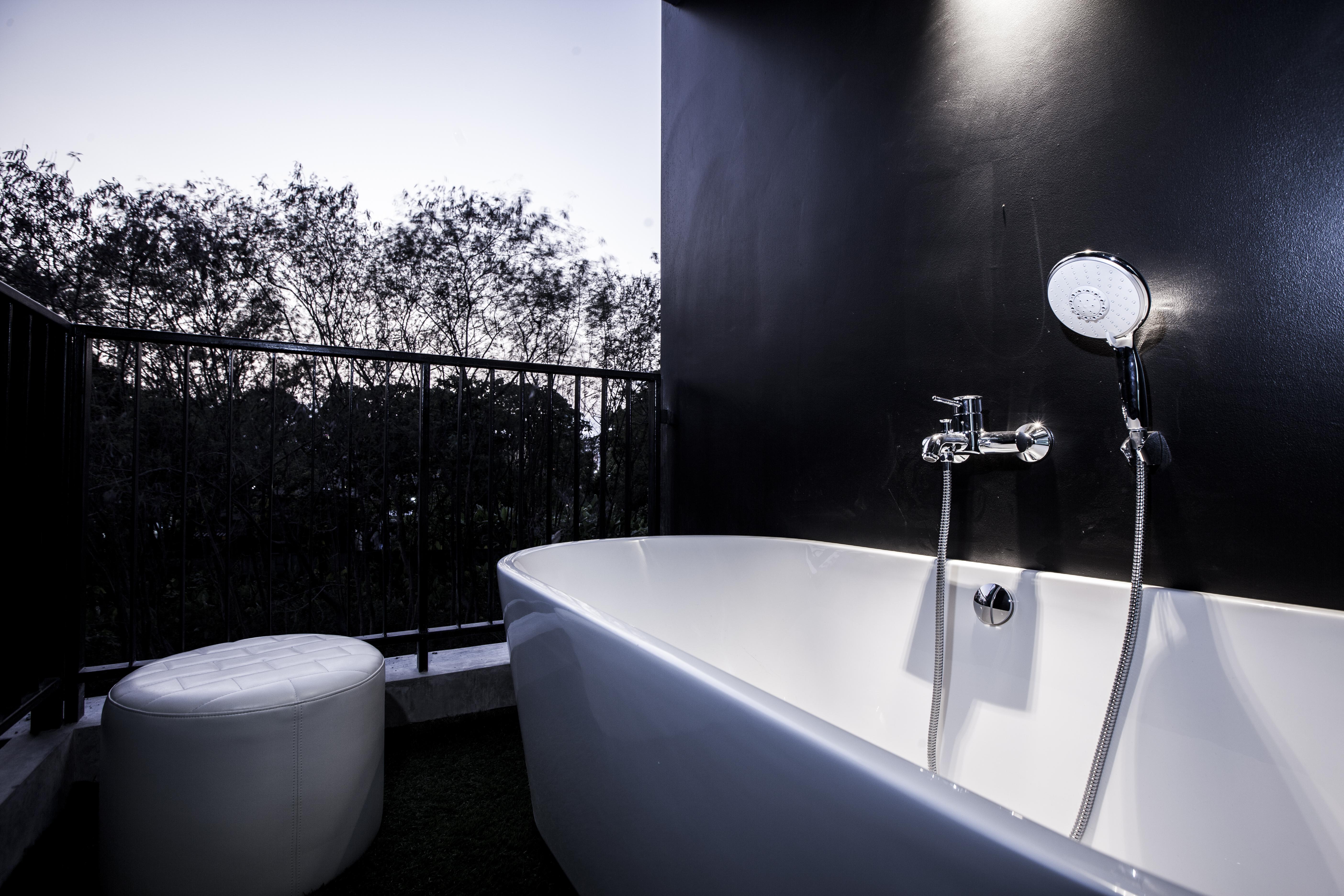 Hotel Blu Monkey Hub&hotel - Sha Extra 4*